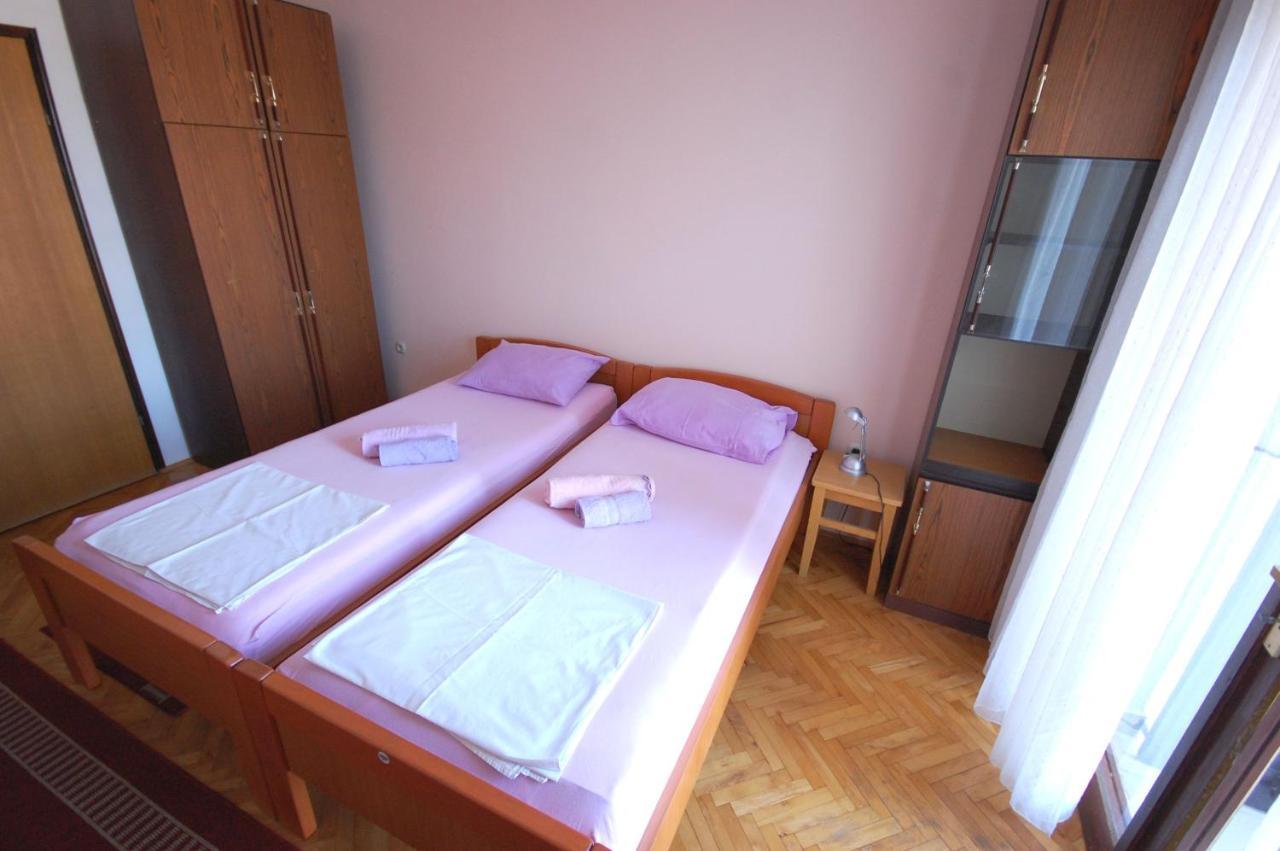 Apartments Dida By El-Pi Tours Нивице Екстериор снимка