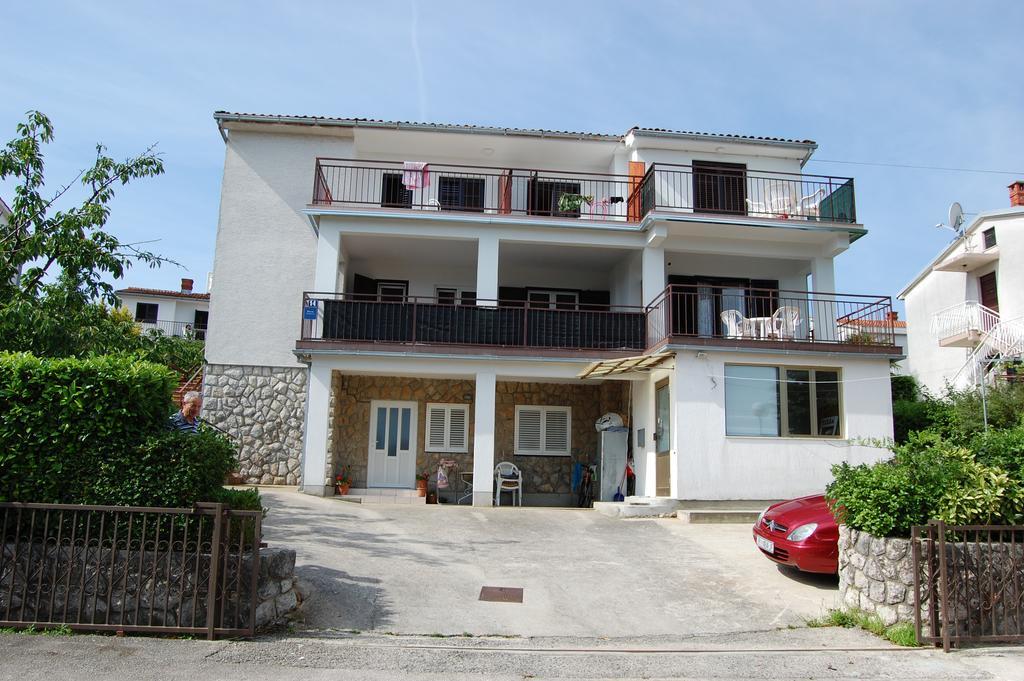 Apartments Dida By El-Pi Tours Нивице Екстериор снимка