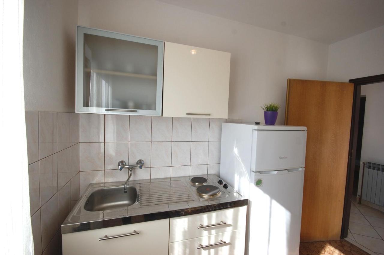 Apartments Dida By El-Pi Tours Нивице Екстериор снимка