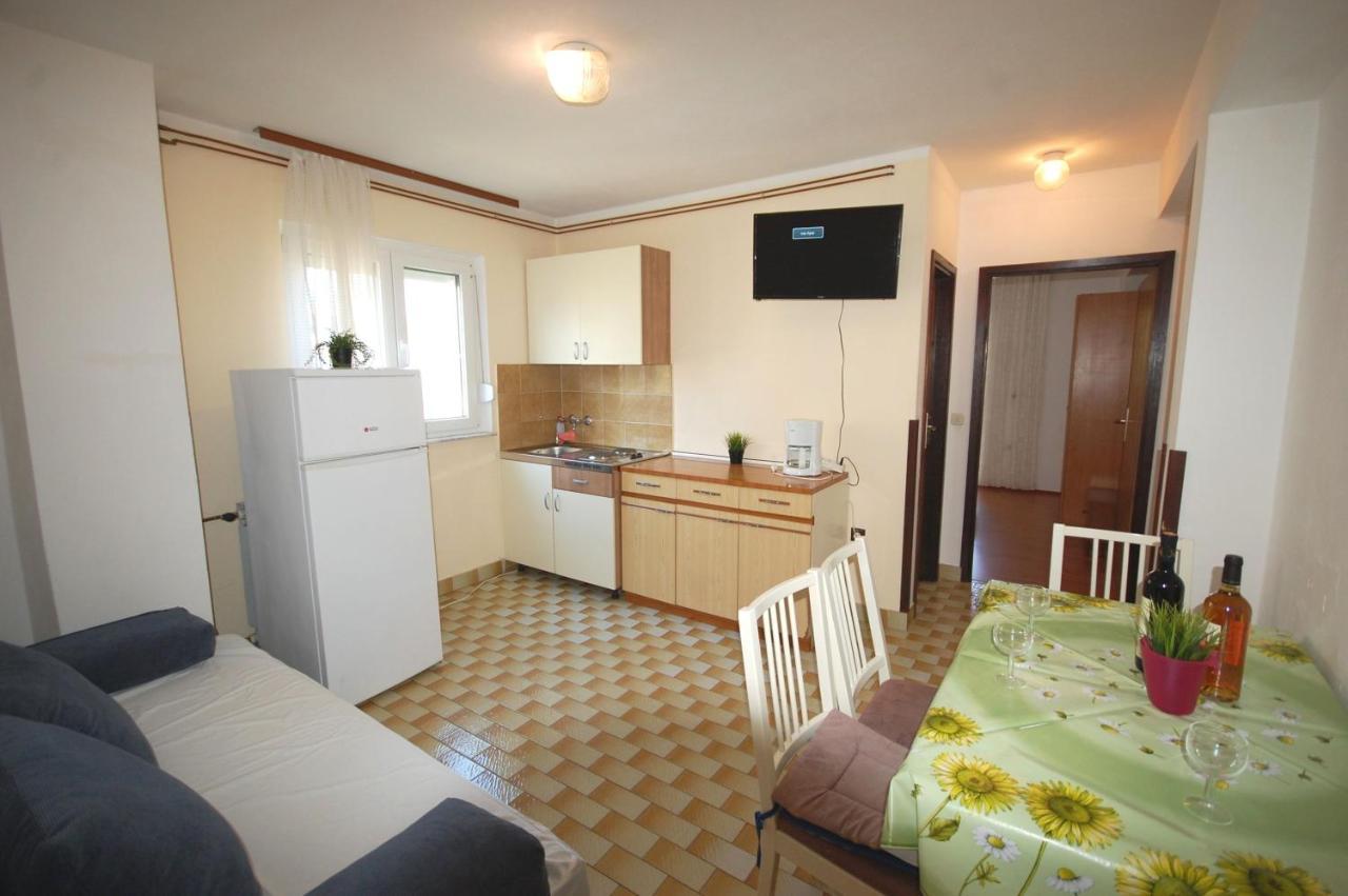 Apartments Dida By El-Pi Tours Нивице Екстериор снимка