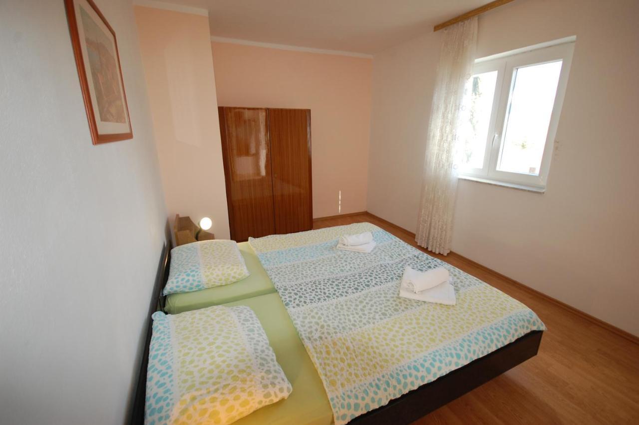 Apartments Dida By El-Pi Tours Нивице Екстериор снимка