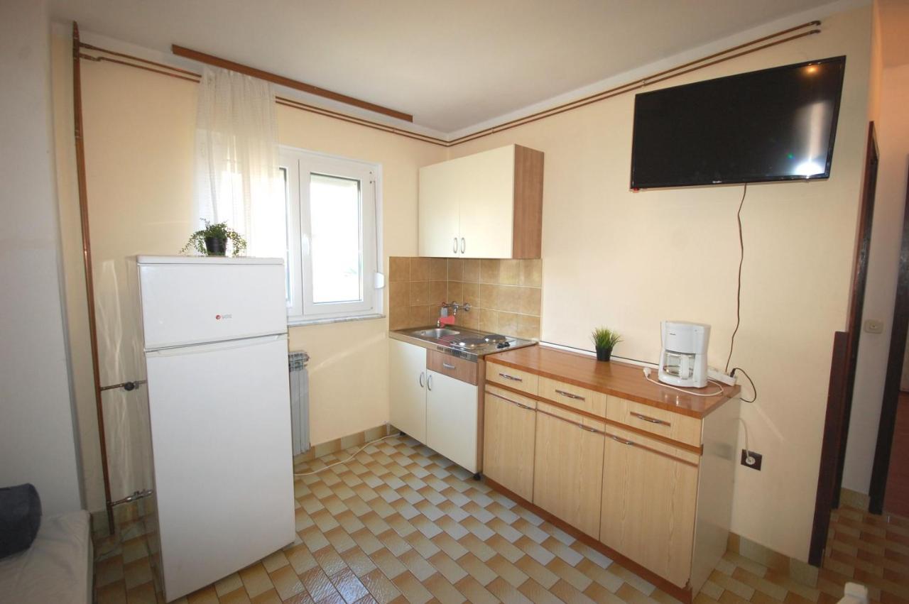 Apartments Dida By El-Pi Tours Нивице Екстериор снимка