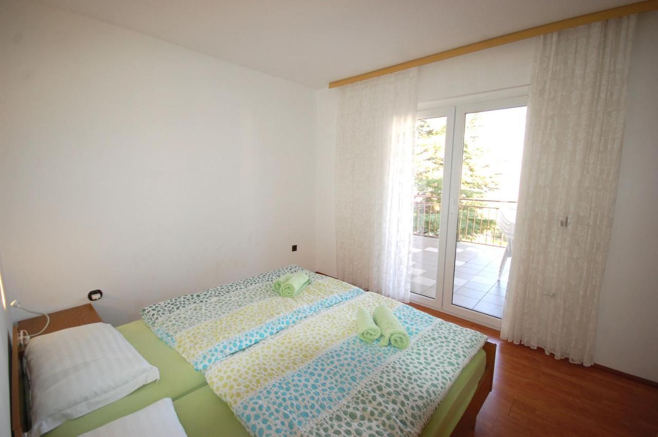 Apartments Dida By El-Pi Tours Нивице Екстериор снимка